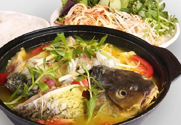 Cách nấu lẩu cá chép giòn măng chua ngon tại nhà vô cùng đơn giản